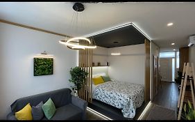 Good Knight Apartman